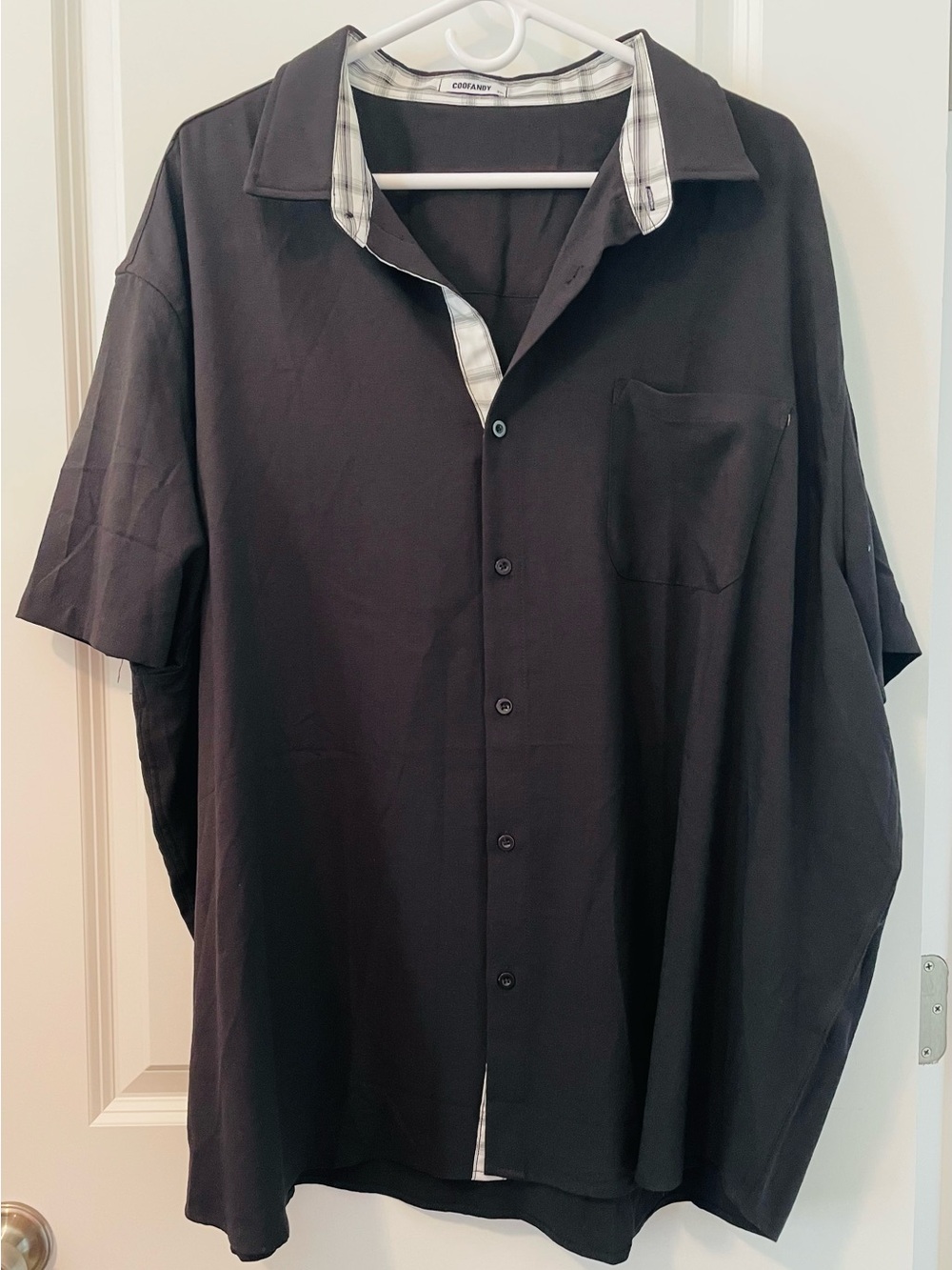 Comfort Fit Black Short-Sleeve Dress Shirt with Plaid Trim